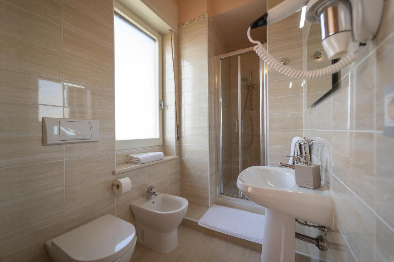 Boutique Rooms Carbonazzi 17 Кальяри Экстерьер фото